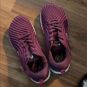 women's athletic shoe